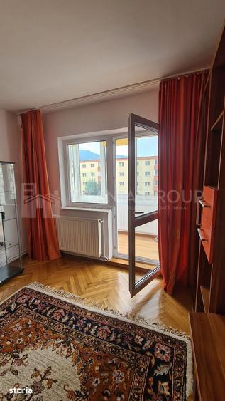 Apartament cu 3 camere în Astra