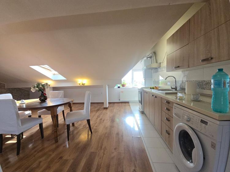 Apartament cu 4 camere semidecomandat în Dobroești