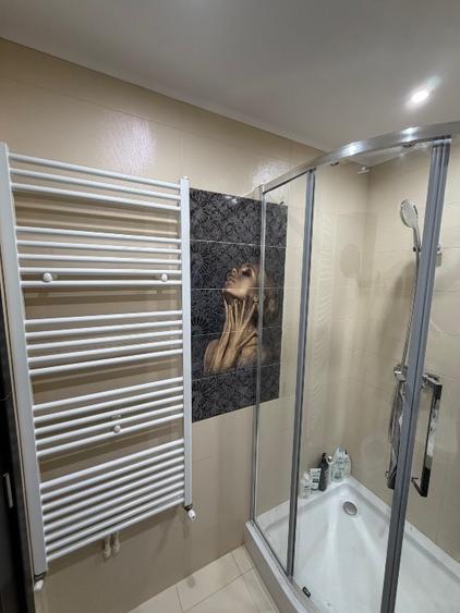 Apartament cu 3 camere decomandat, mobilat în Central