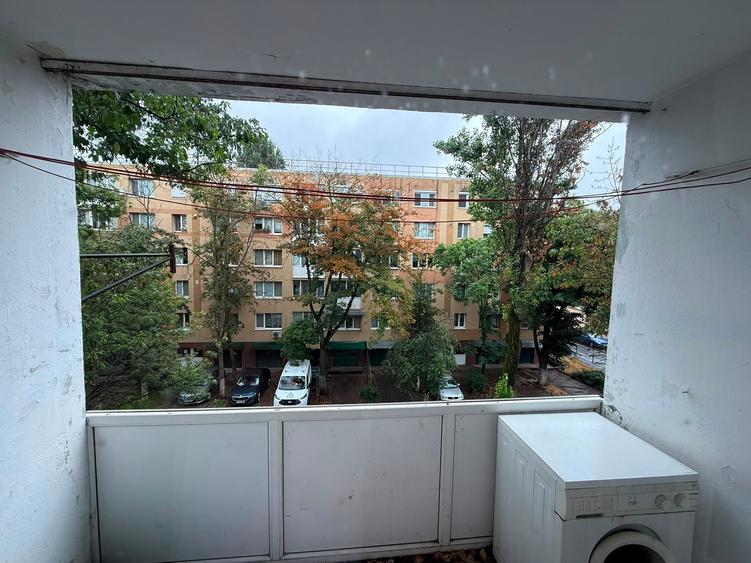 Apartament cu 3 camere în Drumul Taberei