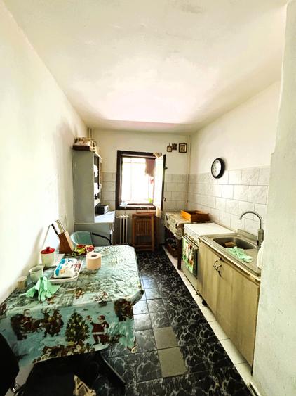 Apartament cu 2 camere decomandat în Podul de Fier