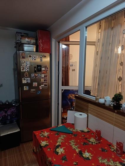 Apartament cu 4 camere semidecomandat în Central