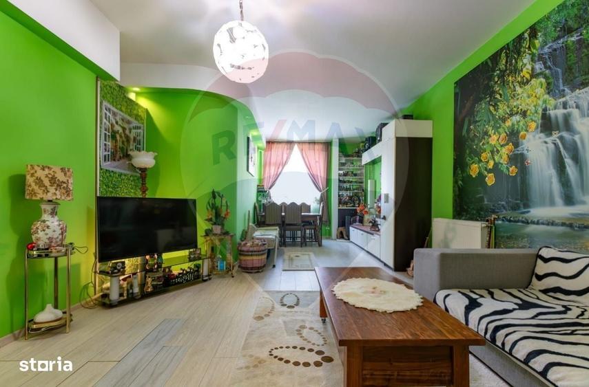 Apartament cu 3 camere decomandat în Cornișa