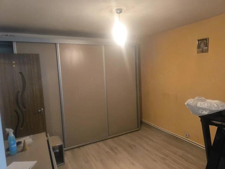 Apartament cu 3 camere decomandat în Ozana
