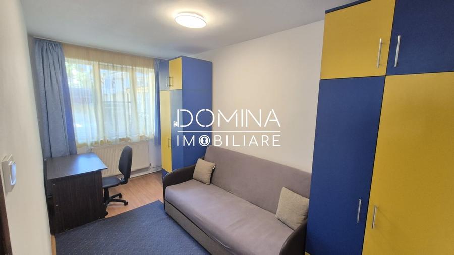 Apartament cu 3 camere semidecomandat, mobilat în Central