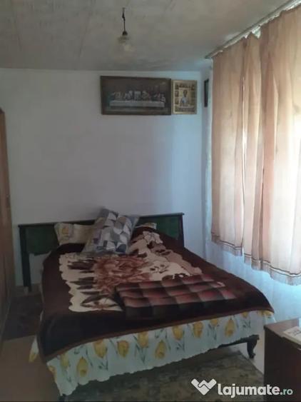 Casă cu 6 camere cu Teren 5165 Mp în Beștepe
