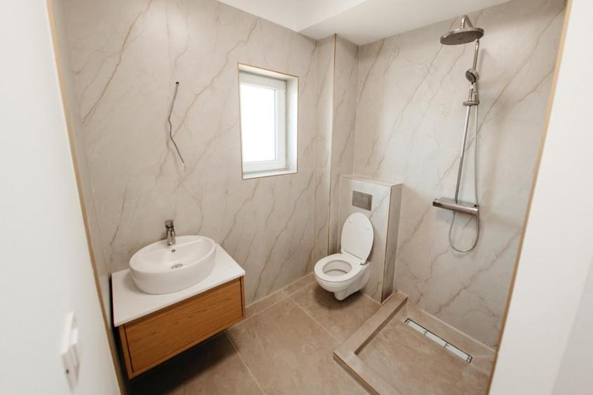 Casă cu 5 camere cu Canalizare în Dobroești
