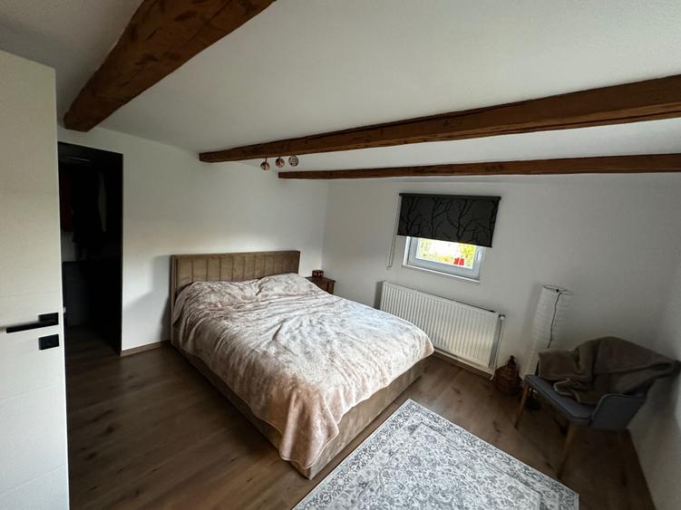 Casă cu 3 camere în Mărăști