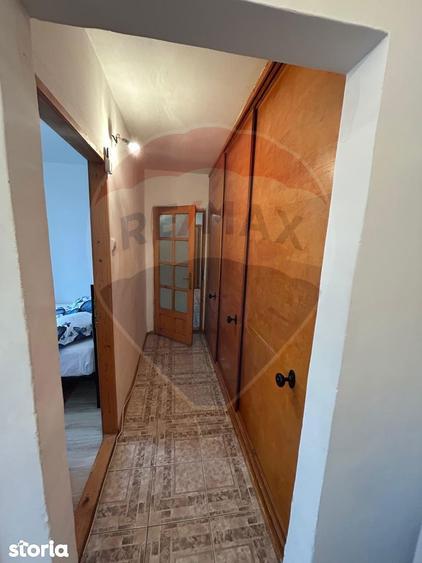 Apartament 3 camere -1 Mai (in spate la Pelendava) - 9