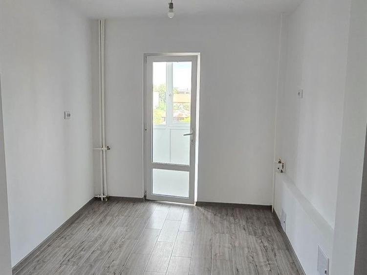 Apartament cu 2 camere decomandat în Exterior Vest