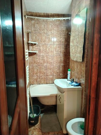 Apartament cu 3 camere decomandat în Est