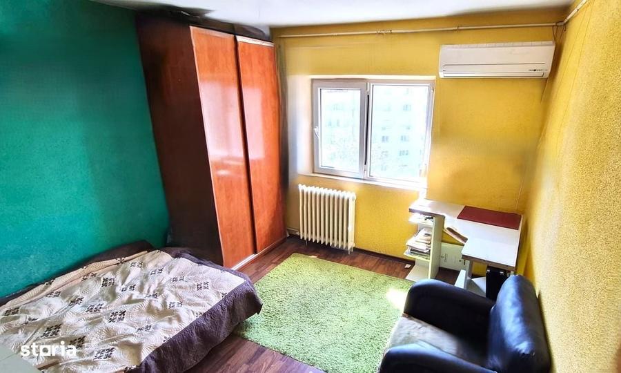 Apartament cu 3 camere decomandat în Est
