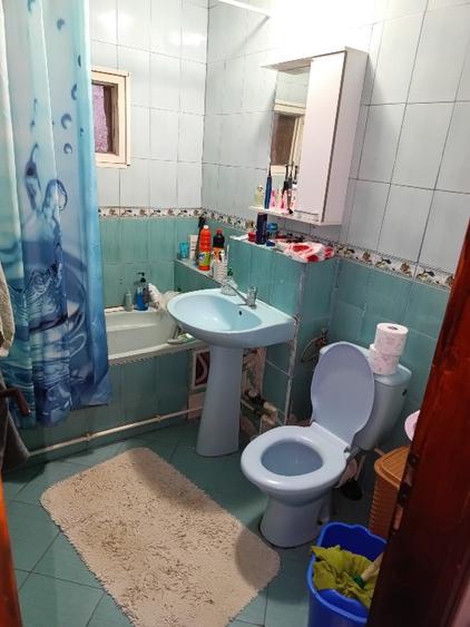 Apartament cu 2 camere semidecomandat în Broșteni