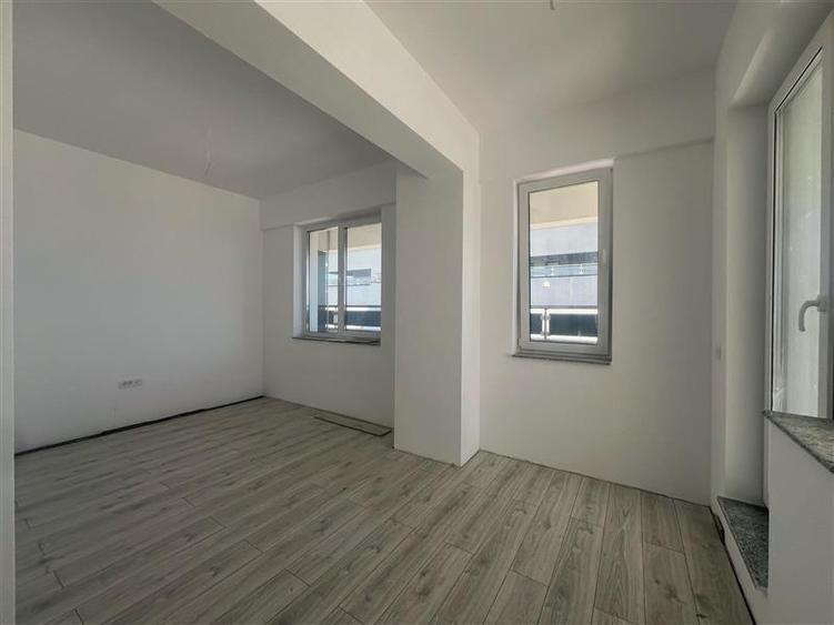 Penthouse cu 4 camere decomandat în Galata