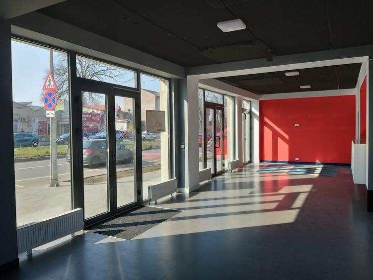 Spațiu comercial, de 73 mp, în Faleza Nord