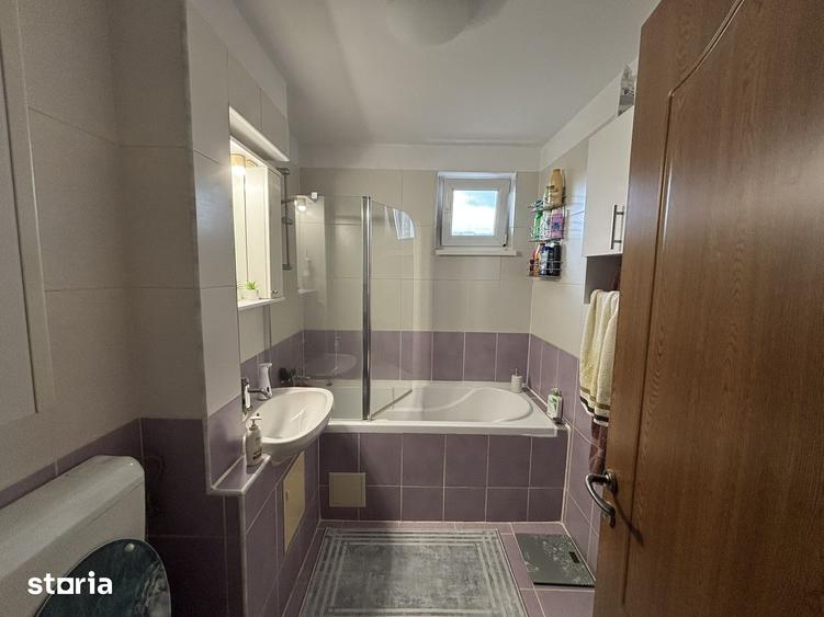 Apartament cu 3 camere decomandat în Tudor
