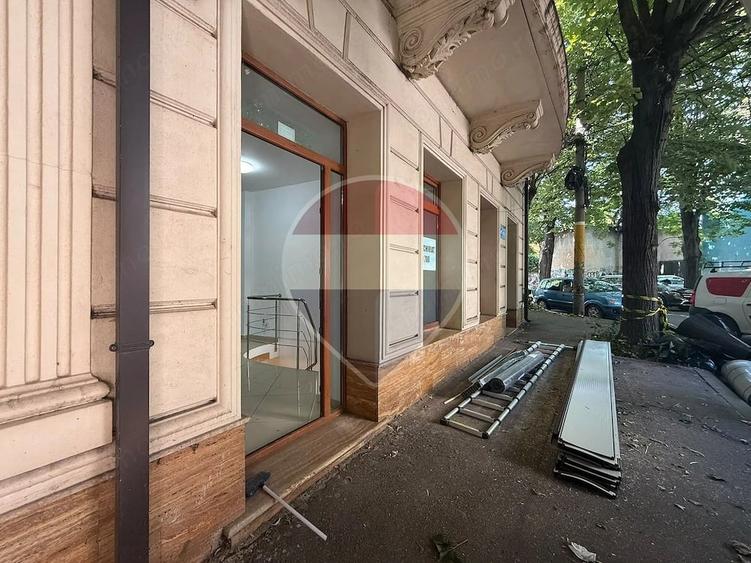 Spațiu comercial, de 74 mp, în Central