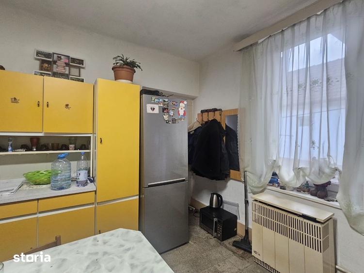 Casă cu 3 camere cu Teren 3300 Mp în Borș