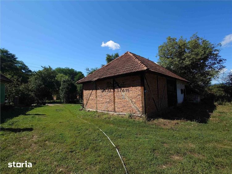 Casă cu 2 camere cu Teren 9223 Mp în Lunca