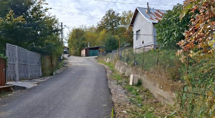 Teren Construcții intravilan de 1411 mp, în Podul Vadului