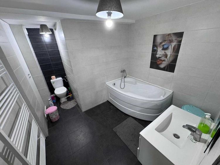 Apartament cu 2 camere decomandat în Micro 3
