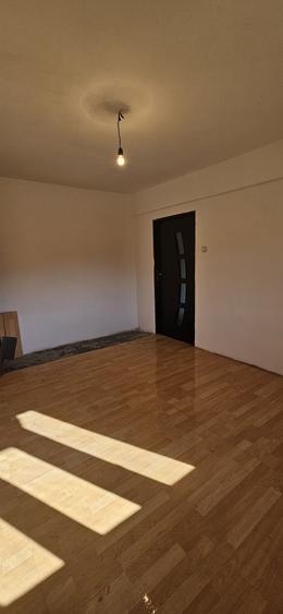 Apartament cu 2 camere semidecomandat în Șuncuiuș