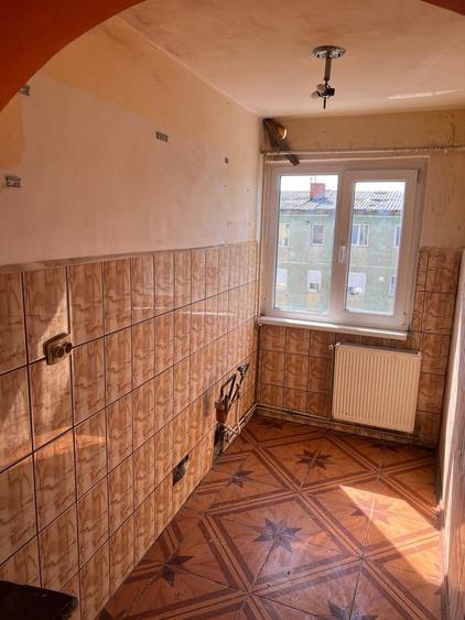Apartament cu 2 camere semidecomandat în Bocșa