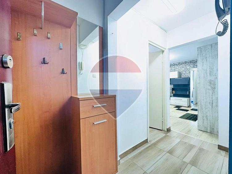Apartament cu 2 camere semidecomandat, mobilat în Giurgiului