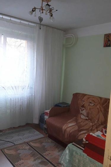 Apartament decomandat în Teiul Doamnei