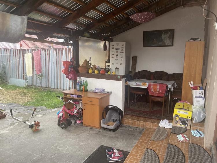 Casă cu Teren 250 Mp în Petros