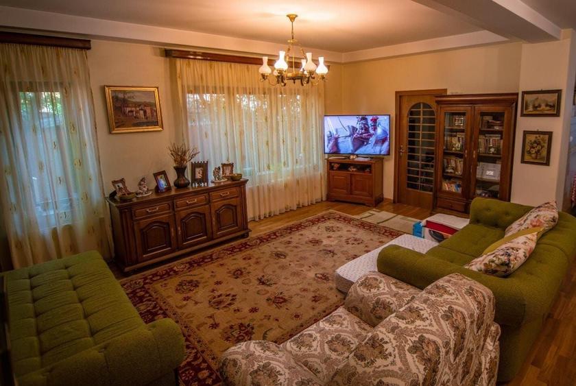 Casă individuală cu 5 camere cu Canalizare în Drumul Găzarului