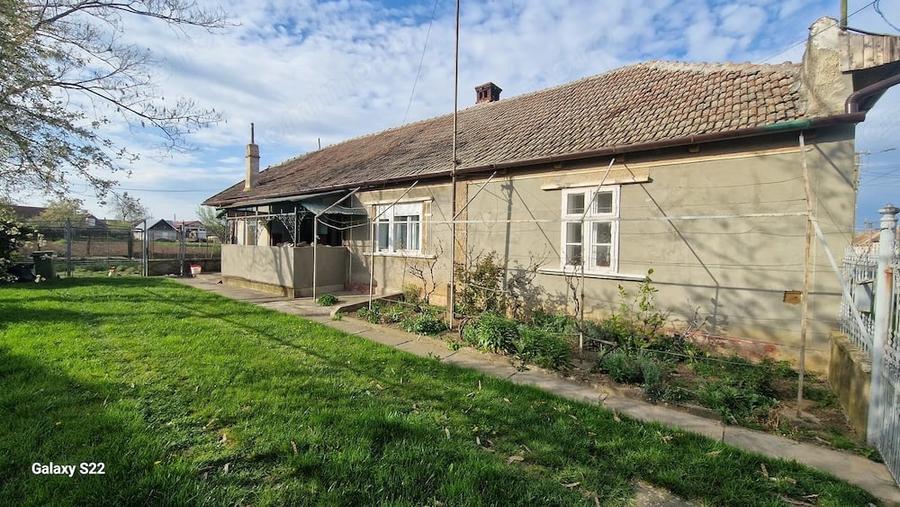 Casă cu 4 camere cu Teren 1500 Mp în Tiream