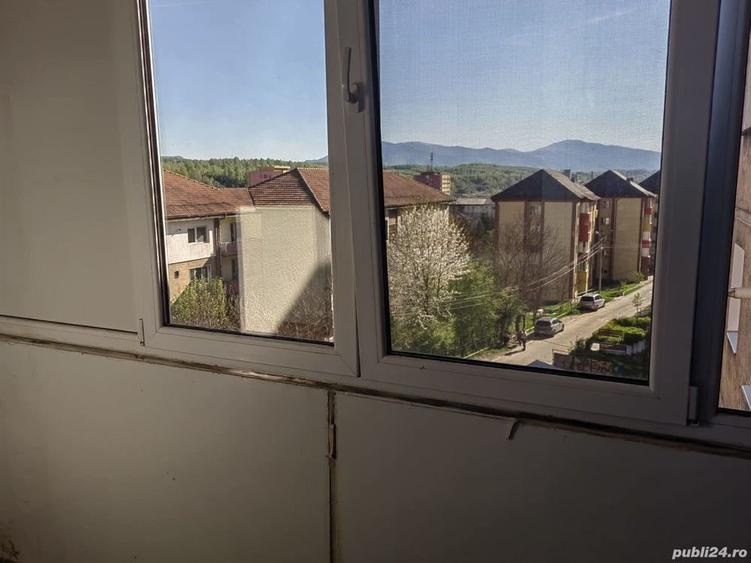 Apartament cu 3 camere în Petrila