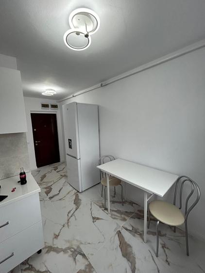 Garsonieră decomandată în Central