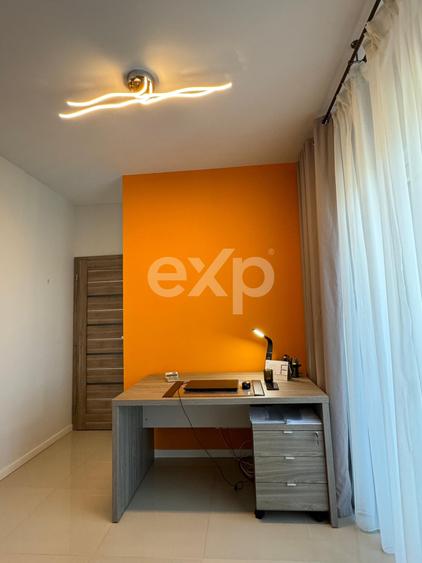 Apartament cu 3 camere semidecomandat în Între Lacuri