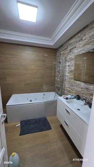 Apartament cu 3 camere în Ciurea