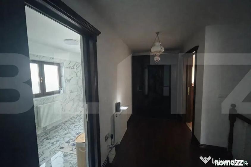 Casă cu 7 camere cu Teren 765 Mp în Ultracentral