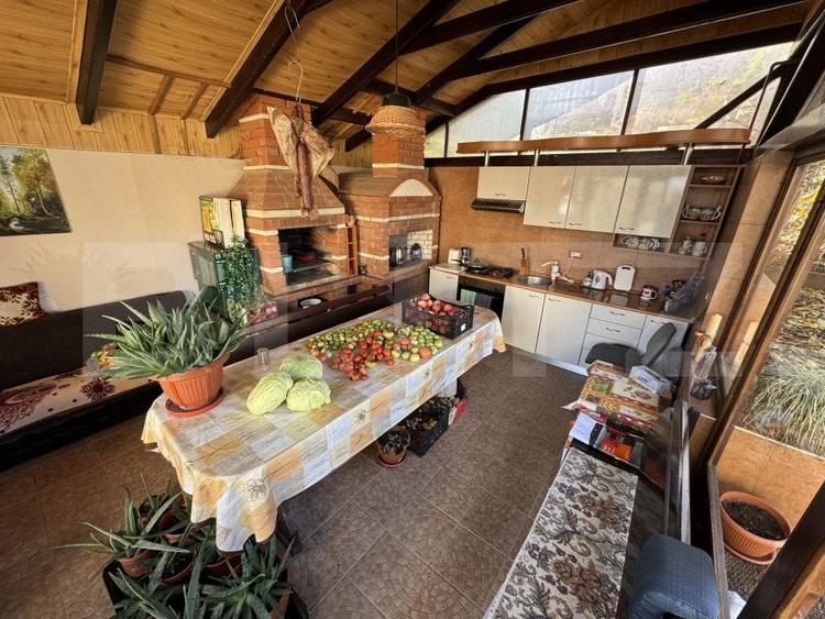 Casă individuală cu 6 camere cu Canalizare în Cetate