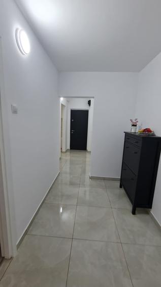 Apartament cu 3 camere decomandat în Pantelimon
