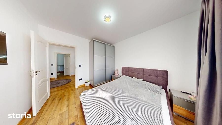 Casă cu 4 camere cu Teren 750 Mp în Cristian