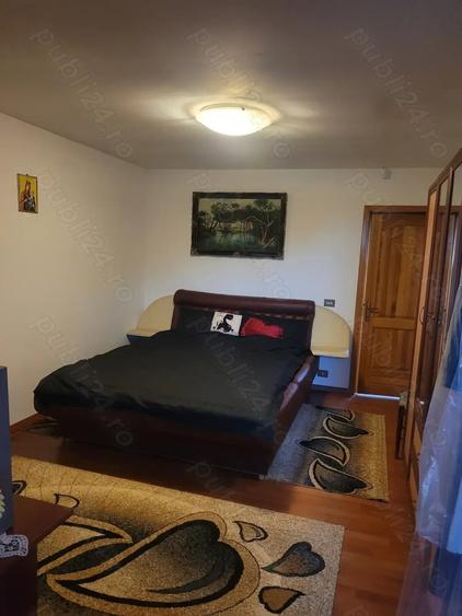 Casă cu 6 camere cu Teren 1300 Mp în Central