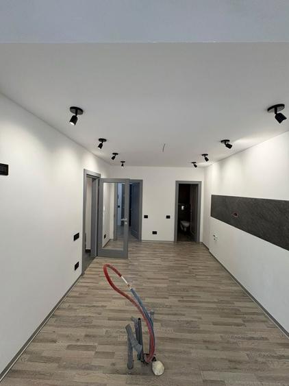 Spațiu comercial, de 33 mp, în Florești