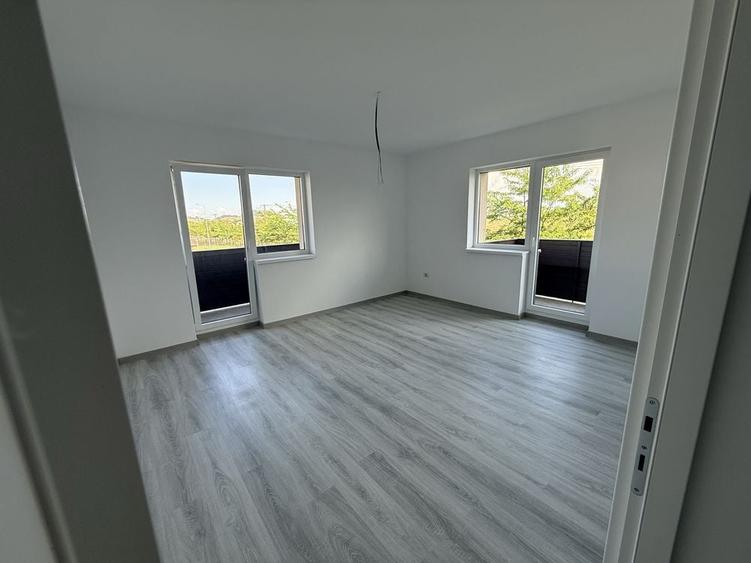 Apartament cu 3 camere decomandat în Sânpetru