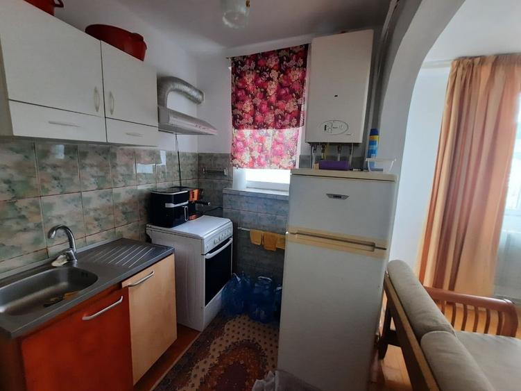 Apartament cu 4 camere semidecomandat în Dărmănești