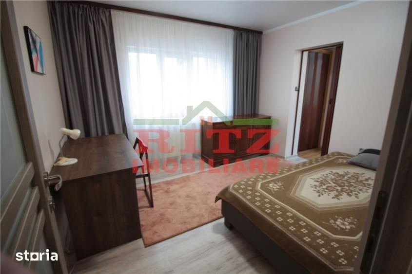 Apartament cu 3 camere semidecomandat în Central