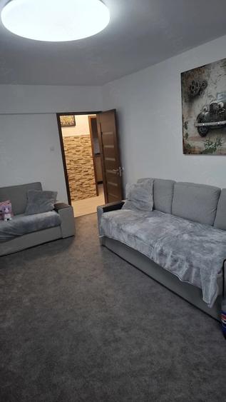 Apartament cu 2 camere decomandat în Bucur Obor