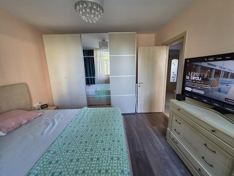 Apartament cu 3 camere decomandat în Ozana