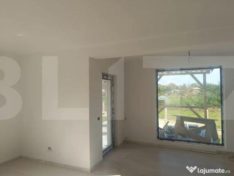Casă cu 5 camere cu Teren 1050 Mp în Cătămărești