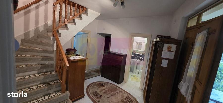 Casă cu 4 camere în Central