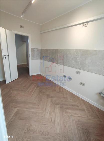 Apartament cu 4 camere decomandat în Copou